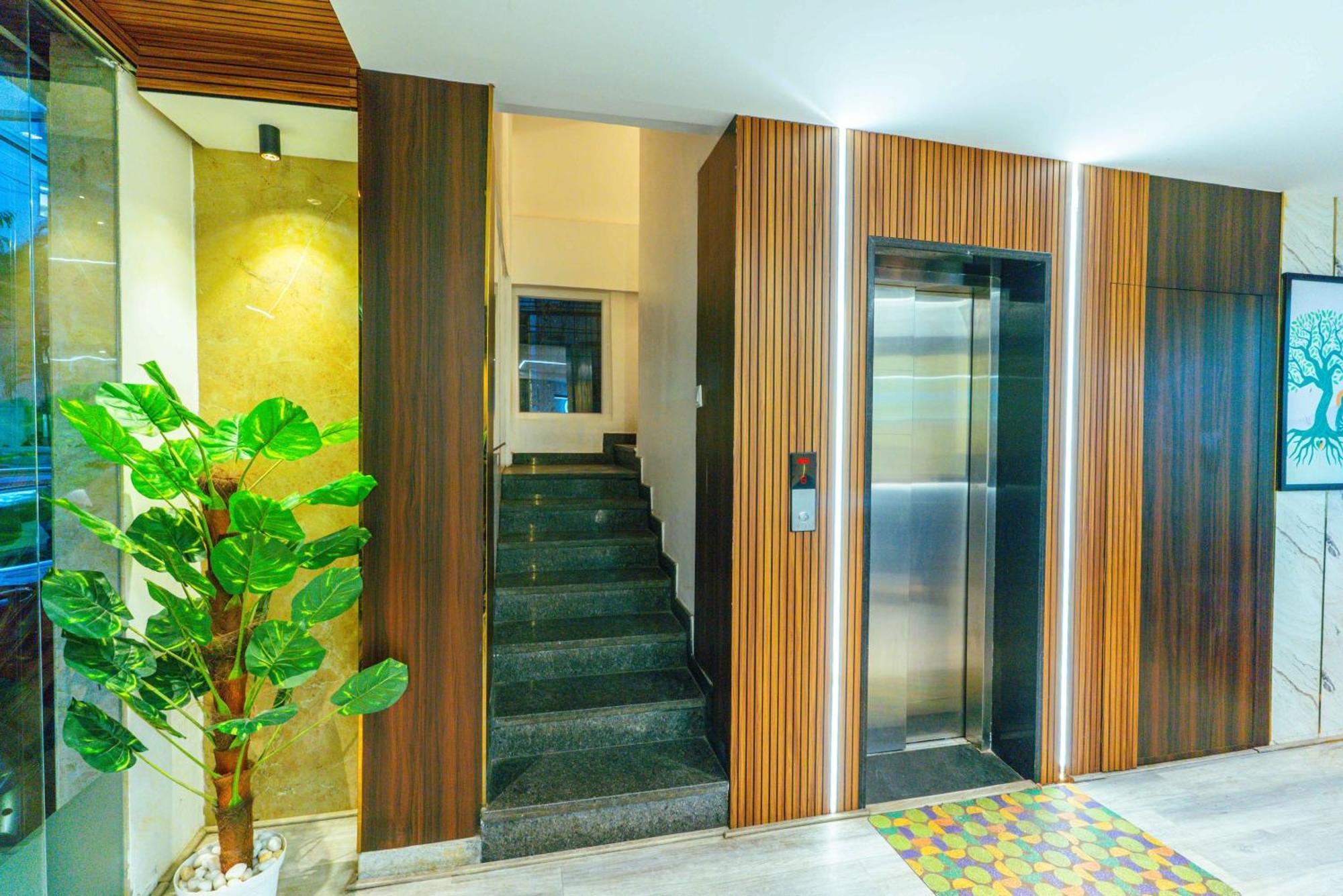 Treebo Elmas Grand Hotel Bangalore Exterior photo